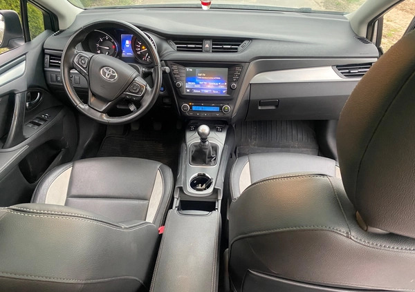 Toyota Avensis cena 39900 przebieg: 157451, rok produkcji 2015 z Odolanów małe 92